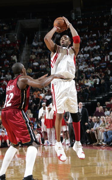 主队以窄幅 主队以窄幅